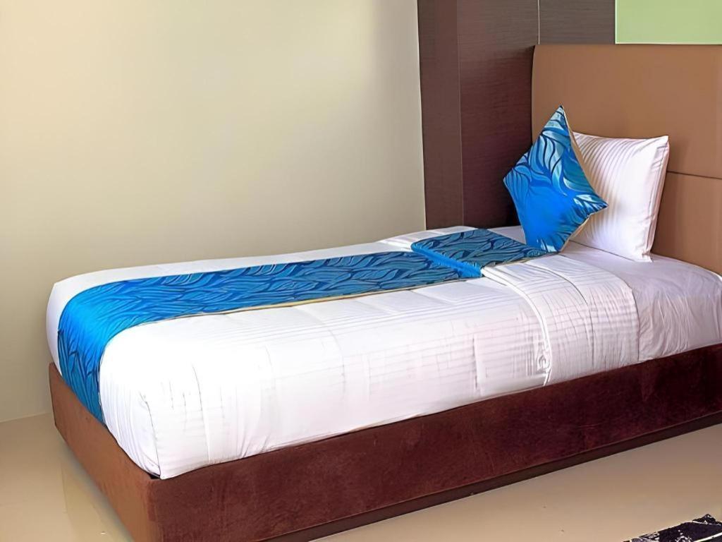 Hotel Estrella Таклобан Екстериор снимка