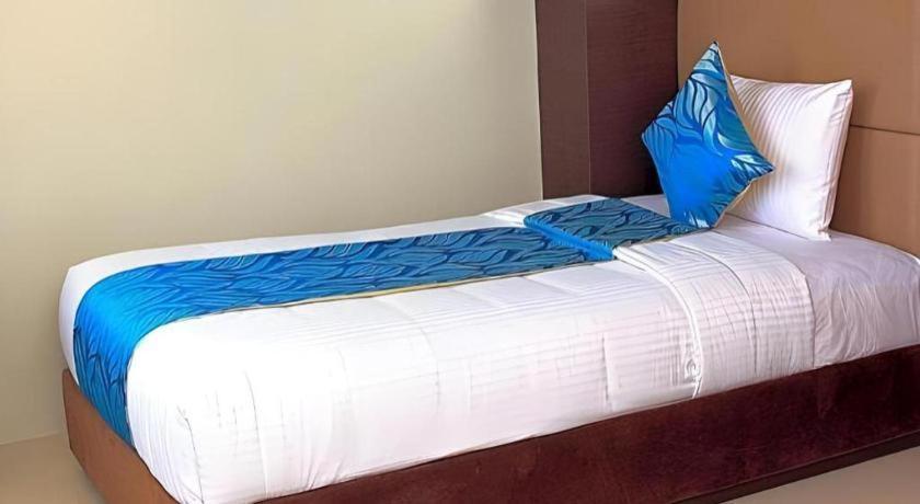 Hotel Estrella Таклобан Екстериор снимка